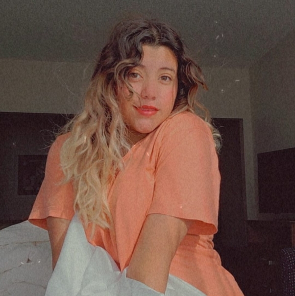 Meet your Posher, Giselle - Picture 1 of 1